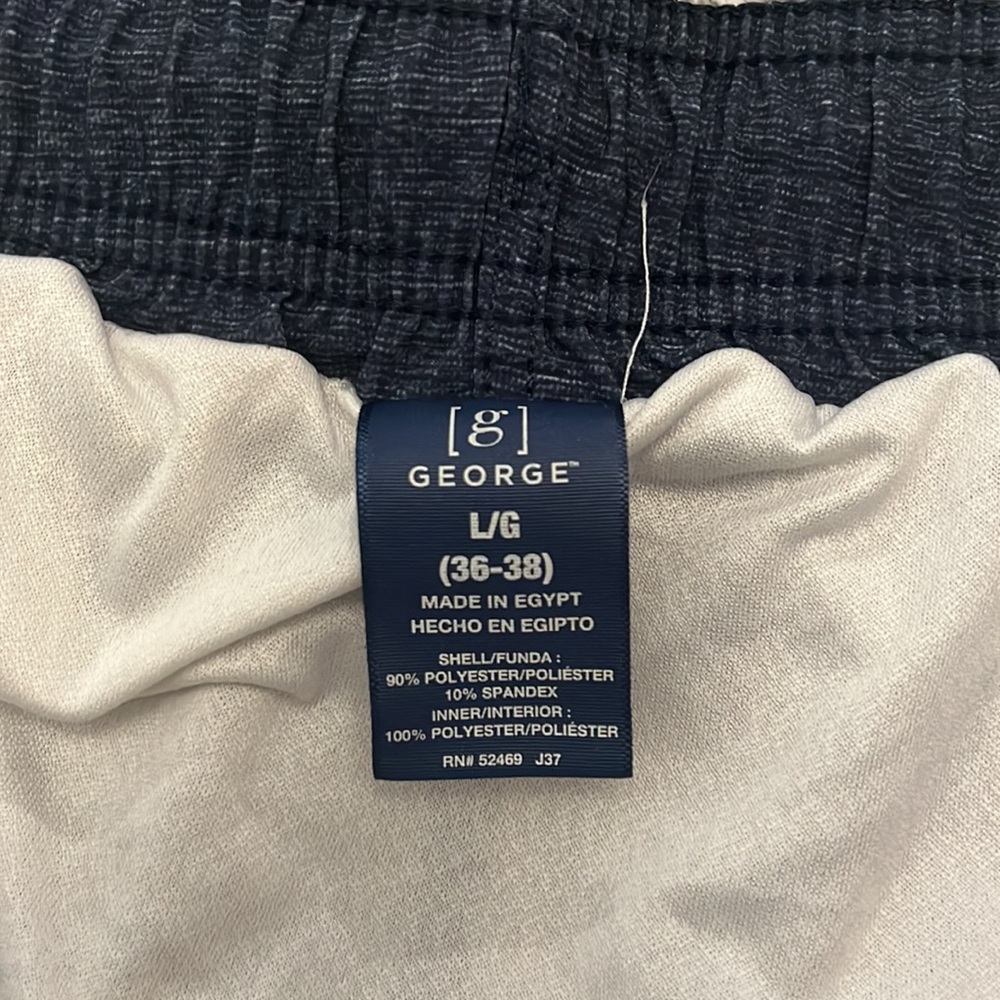 George Mens Swim Trunks/Shorts, Size L, With Pockets, Excellent Condition!! - Picture 5 of 7